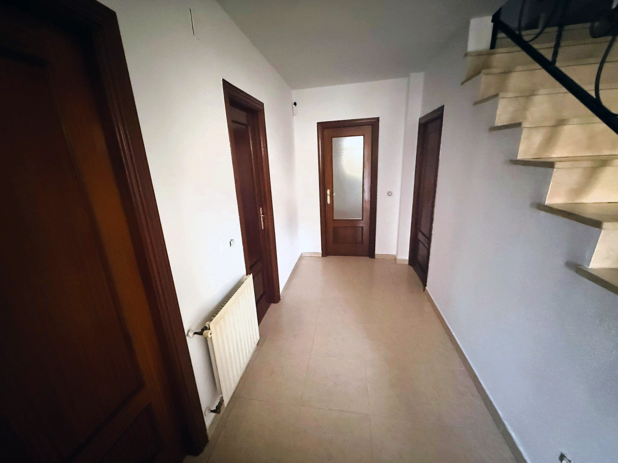 pasillo y escalera, chalet, sensahome