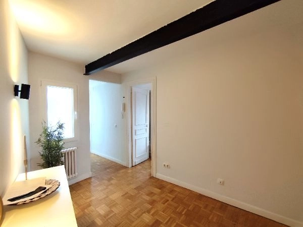 Vestíbulo calle infantas sensahome inmobiliaria