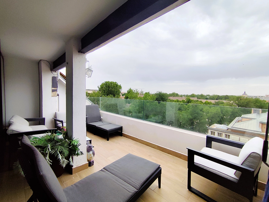 terraza calle infantas sensahome inmobiliaria