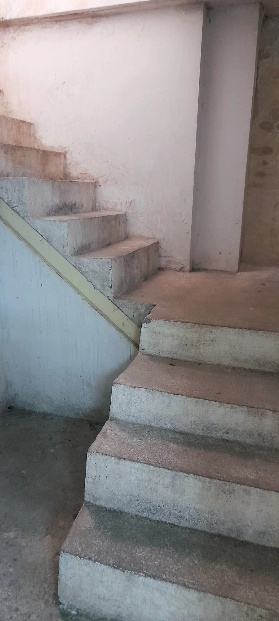 escalera trastero almacén